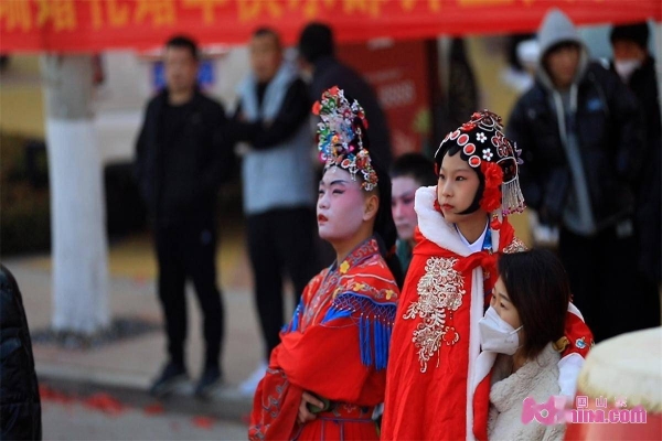 赤峰龍躍高蹺隊(duì)電話(huà)地址查詢(xún)-第1張圖片