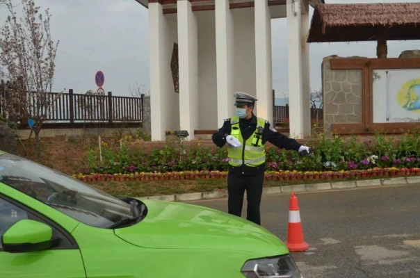 內(nèi)蒙古赤峰打電話-第1張圖片