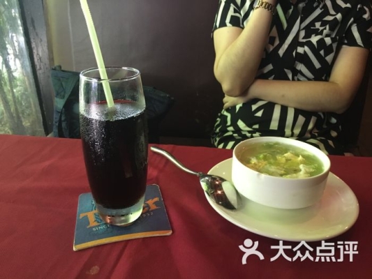 內(nèi)蒙赤峰赫本酒吧地址電話號(hào)碼-第1張圖片