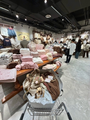 赤峰私奔服裝店地址電話(huà)號(hào)碼-第1張圖片