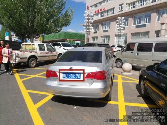 赤峰曝光公交車(chē)違章電話(huà)是多少-第1張圖片