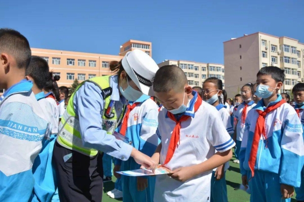 松山三小赤峰校區(qū)電話是多少-第1張圖片