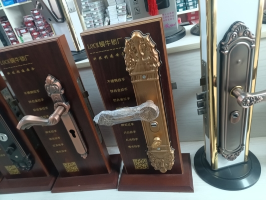 赤峰換鎖芯師傅電話地址查詢-第1張圖片