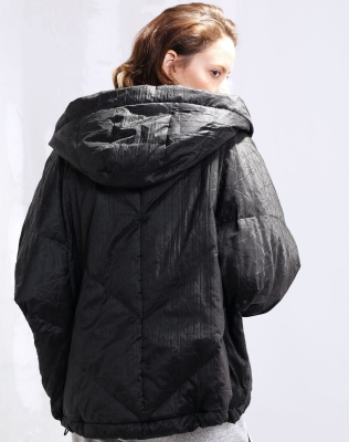 赤峰眾聯(lián)廣場(chǎng)特賣(mài)店電話(huà)號(hào)碼-第1張圖片