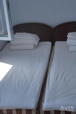 赤峰草原租衣服電話多少號-第1張圖片