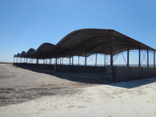 赤峰彩鋼料棚廠家電話號碼-第1張圖片