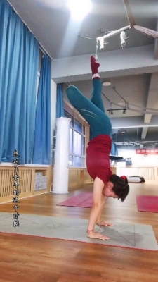 赤峰高空瑜伽培訓(xùn)學(xué)校電話號(hào)碼-第1張圖片