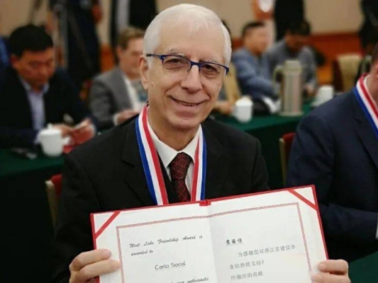 赤峰中專學(xué)歷報名電話是多少號-第1張圖片