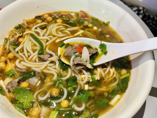 赤峰汽車站附近地攤電話號碼-第1張圖片