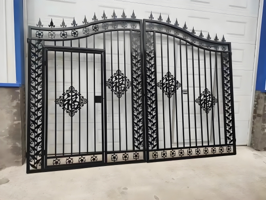 赤峰鐵藝圍墻供應(yīng)電話地址查詢-第1張圖片