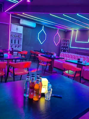 赤峰旱冰場酒吧電話號碼多少-第1張圖片