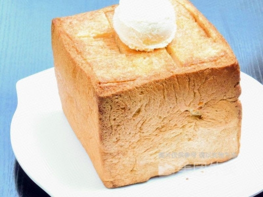 赤峰全麥面包批發(fā)電話號(hào)碼-第1張圖片