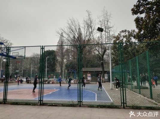 赤峰興業(yè)銀行籃球場電話號碼-第1張圖片