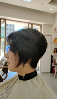 赤峰市預(yù)約造型店電話號(hào)碼-第1張圖片