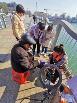 赤峰同城擦鞋電話號碼查詢-第1張圖片