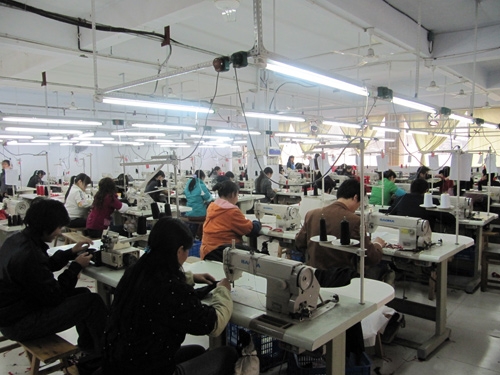 赤峰海藍(lán)服裝廠地址電話號(hào)碼-第1張圖片