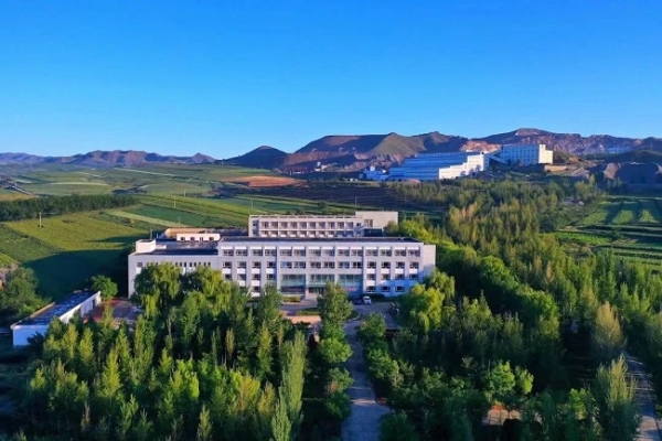 赤峰黑礦山廠家電話地址查詢-第1張圖片