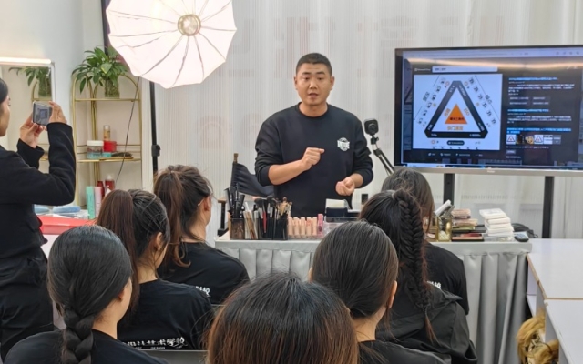 赤峰藝考咨詢熱線電話號碼-第1張圖片