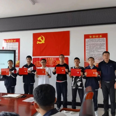 赤峰附屬中學(xué)新校長電話號(hào)碼-第1張圖片