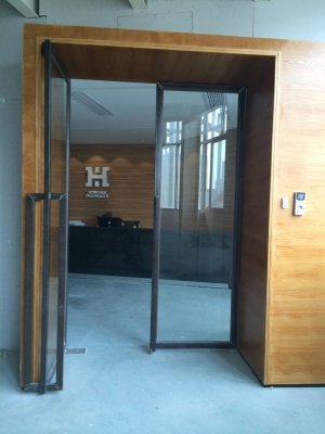 赤峰高端門(mén)窗隔斷店電話號(hào)碼-第1張圖片