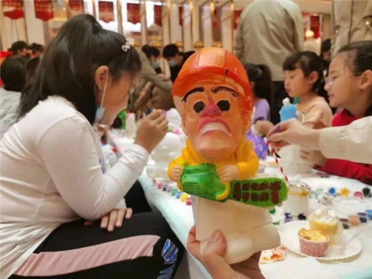 赤峰玩偶熊兼職電話是多少號(hào)-第1張圖片