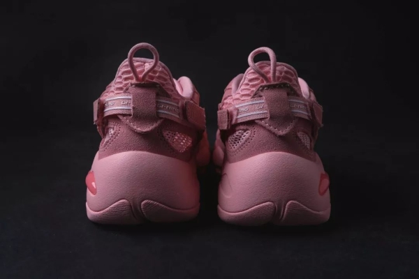 赤峰24小時(shí)賣鞋電話號(hào)碼-第1張圖片