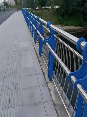 赤峰橋梁護(hù)欄廠家聯(lián)系電話號(hào)碼-第1張圖片