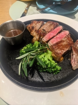 赤峰榴蓮烤牛脾店電話號碼-第1張圖片