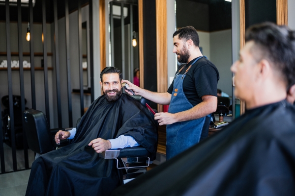 赤峰摩爾城理發(fā)店電話號(hào)碼-第1張圖片