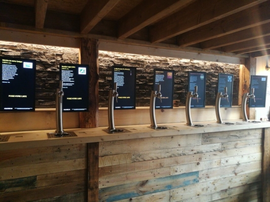 赤峰里昂酒館電話多少啊-第1張圖片