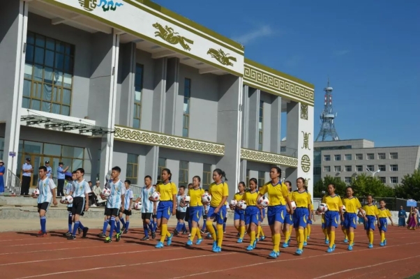 赤峰市中小學(xué)電話號(hào)碼多少-第1張圖片