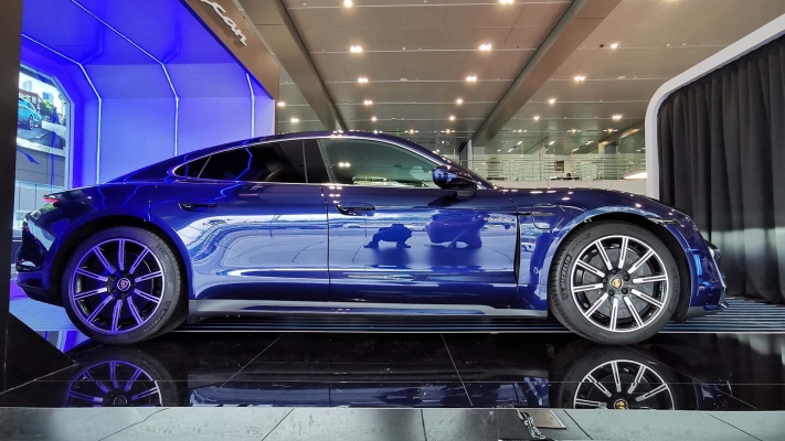 赤峰保時捷電車專賣店電話號碼-第1張圖片