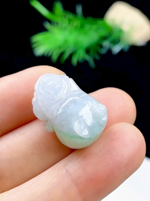 赤峰玉石吊墜回收店電話號(hào)碼-第1張圖片