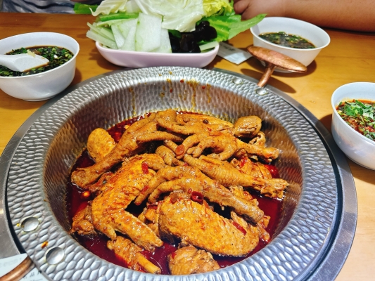 肥腸雞火鍋赤峰店電話地址是多少-第1張圖片