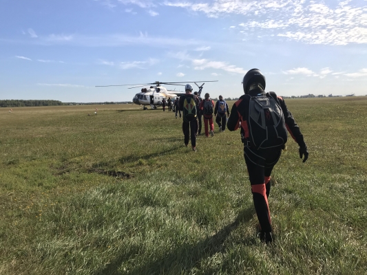 赤峰跳傘基地在哪里啊電話號碼-第1張圖片