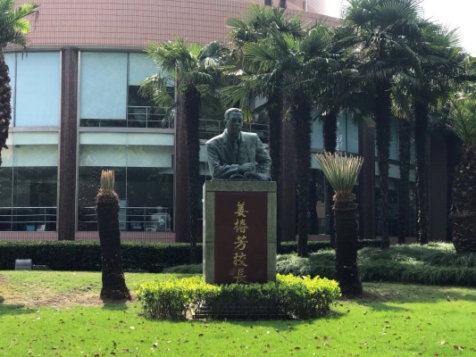 赤峰外國(guó)語學(xué)校打電話是多少-第1張圖片