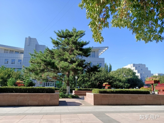 赤峰學(xué)院查寢電話(huà)是多少號(hào)-第1張圖片