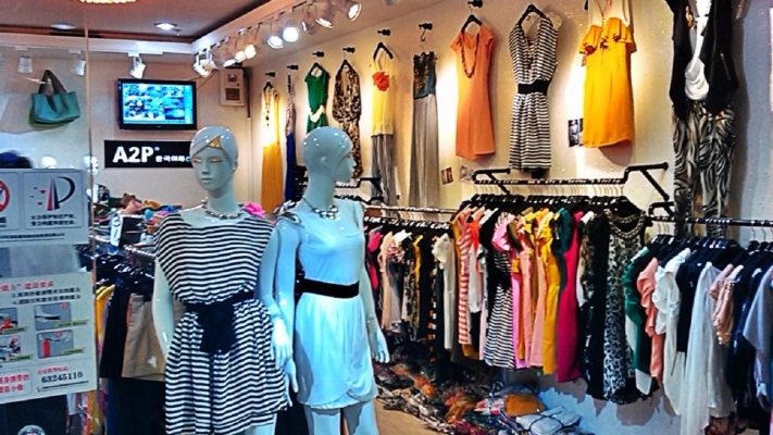 赤峰女人街女裝店電話號碼-第1張圖片