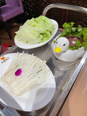 赤峰華亮涮羊肉地址電話號碼-第1張圖片