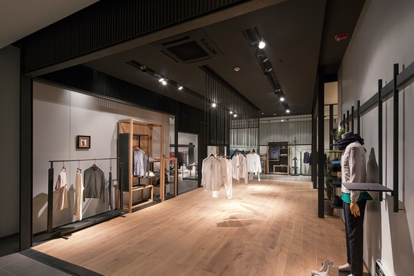 赤峰速寫服裝店地址電話號(hào)碼-第1張圖片