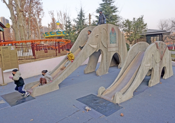 赤峰大象滑梯電話(huà)多少啊-第1張圖片