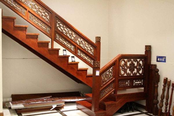 赤峰復(fù)式樓梯廠家電話號碼-第1張圖片