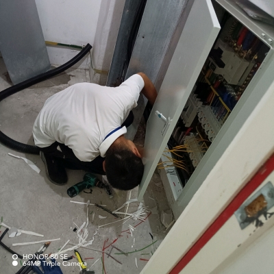 赤峰修燈師傅上門電話號碼-第1張圖片