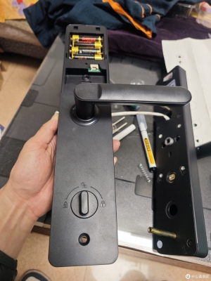 赤峰改裝老式防盜門鎖電話號(hào)碼-第1張圖片