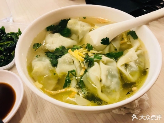 赤峰成大方圓各門店電話-第1張圖片