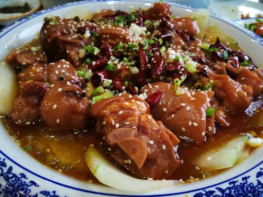 赤峰秋果賓館電話多少號-第1張圖片