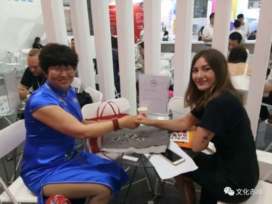 赤峰定制圍巾廠家電話地址查詢-第1張圖片