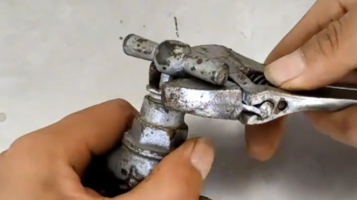 赤峰安裝水龍頭師傅電話號碼-第1張圖片