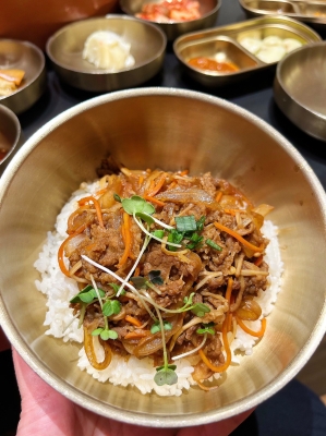 赤峰烤肉鰻魚(yú)店電話多少號(hào)-第1張圖片