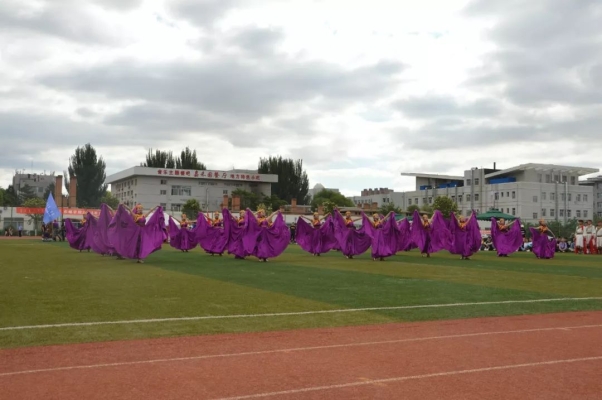 赤峰市第一職業(yè)高中-第1張圖片